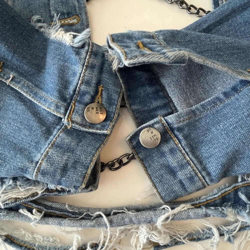 Womens Thrashed Denim Trucker Jacket Chain Open Back Detail Grunge Punk Large - Picture 11 of 14